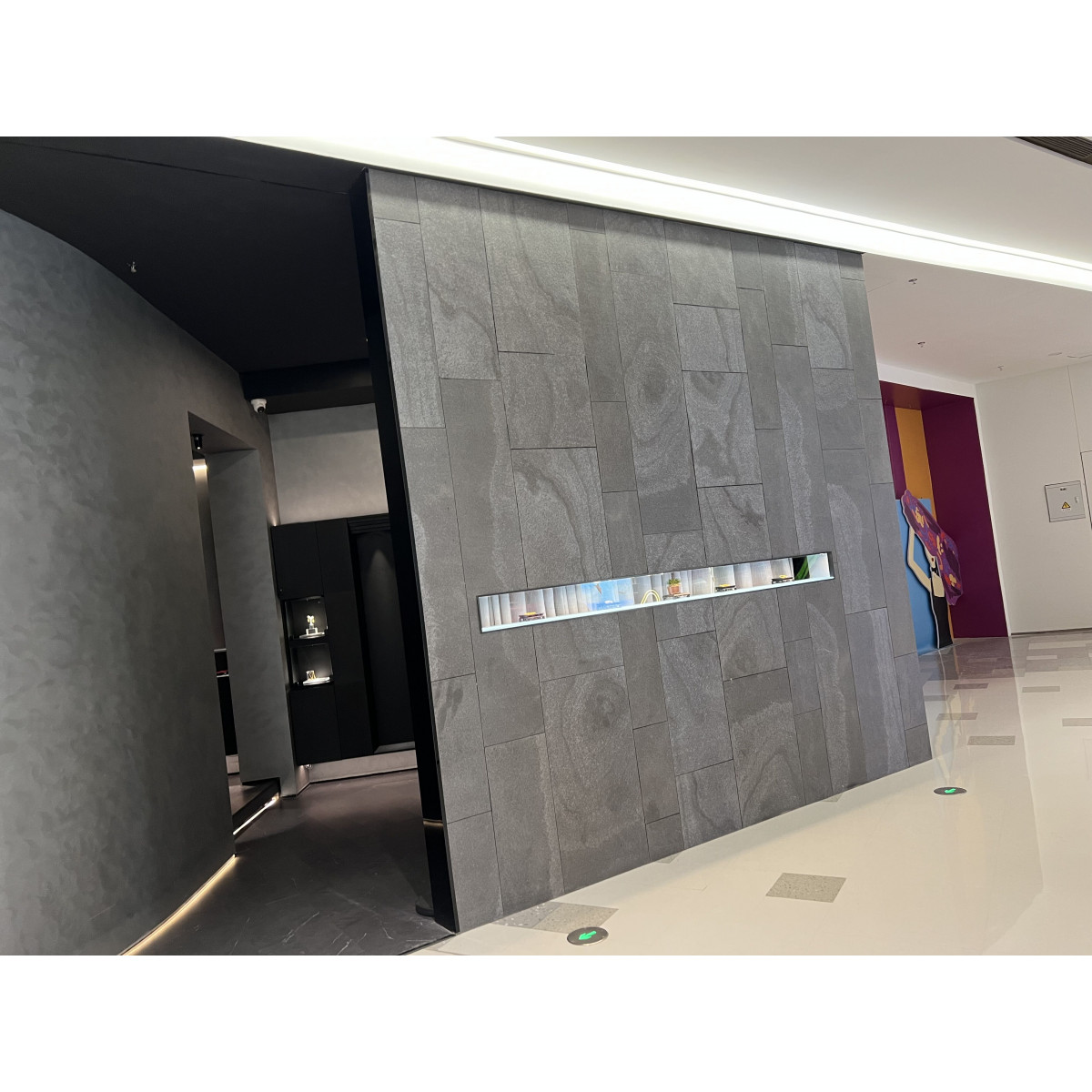 Натуральный гибкий камень для интерьера и фасадов BLACK WAVE