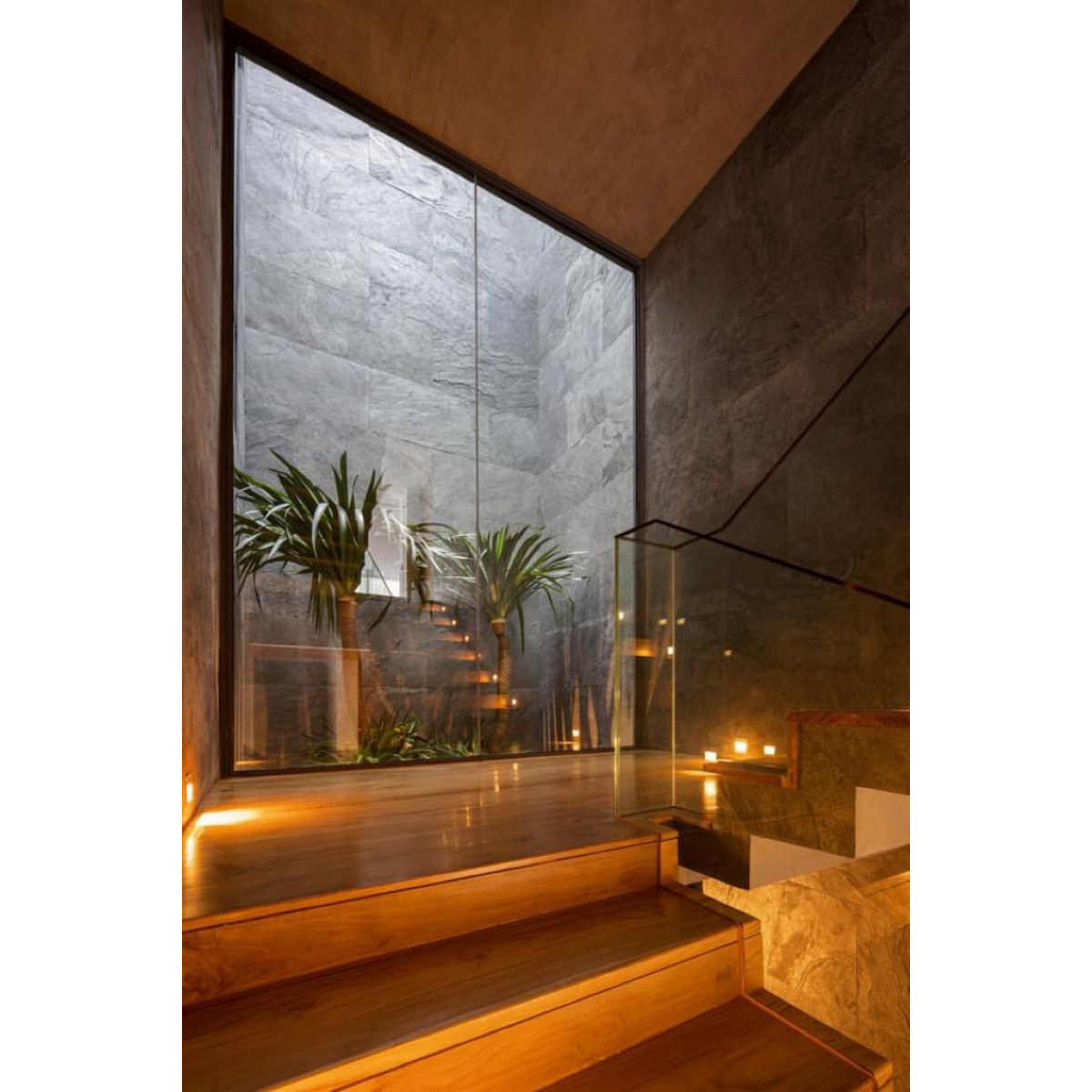 Натуральный гибкий камень для интерьера и фасадов BLACK WAVE