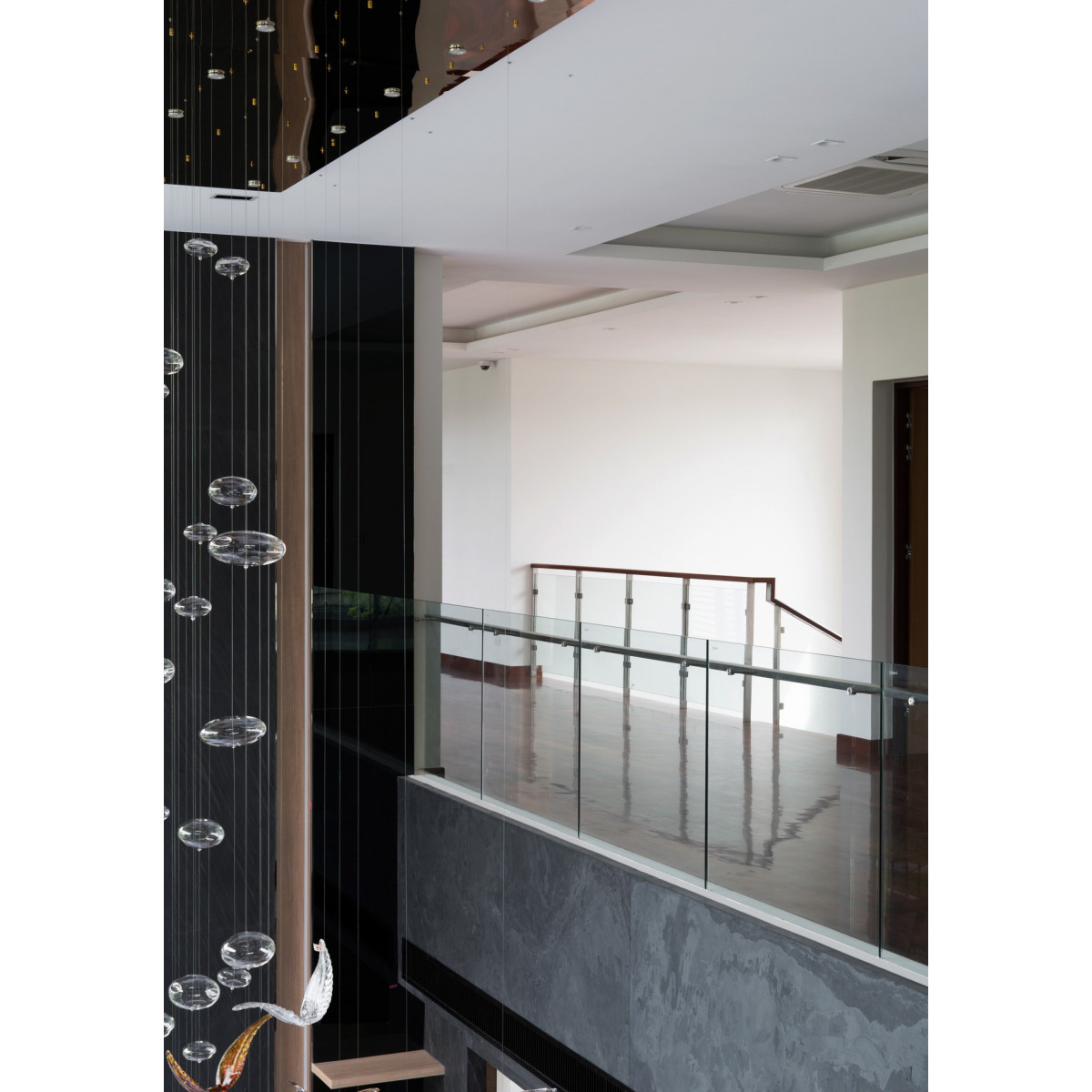 Натуральний гнучкий камінь для інтер'єру та фасадів EBONY VEIN