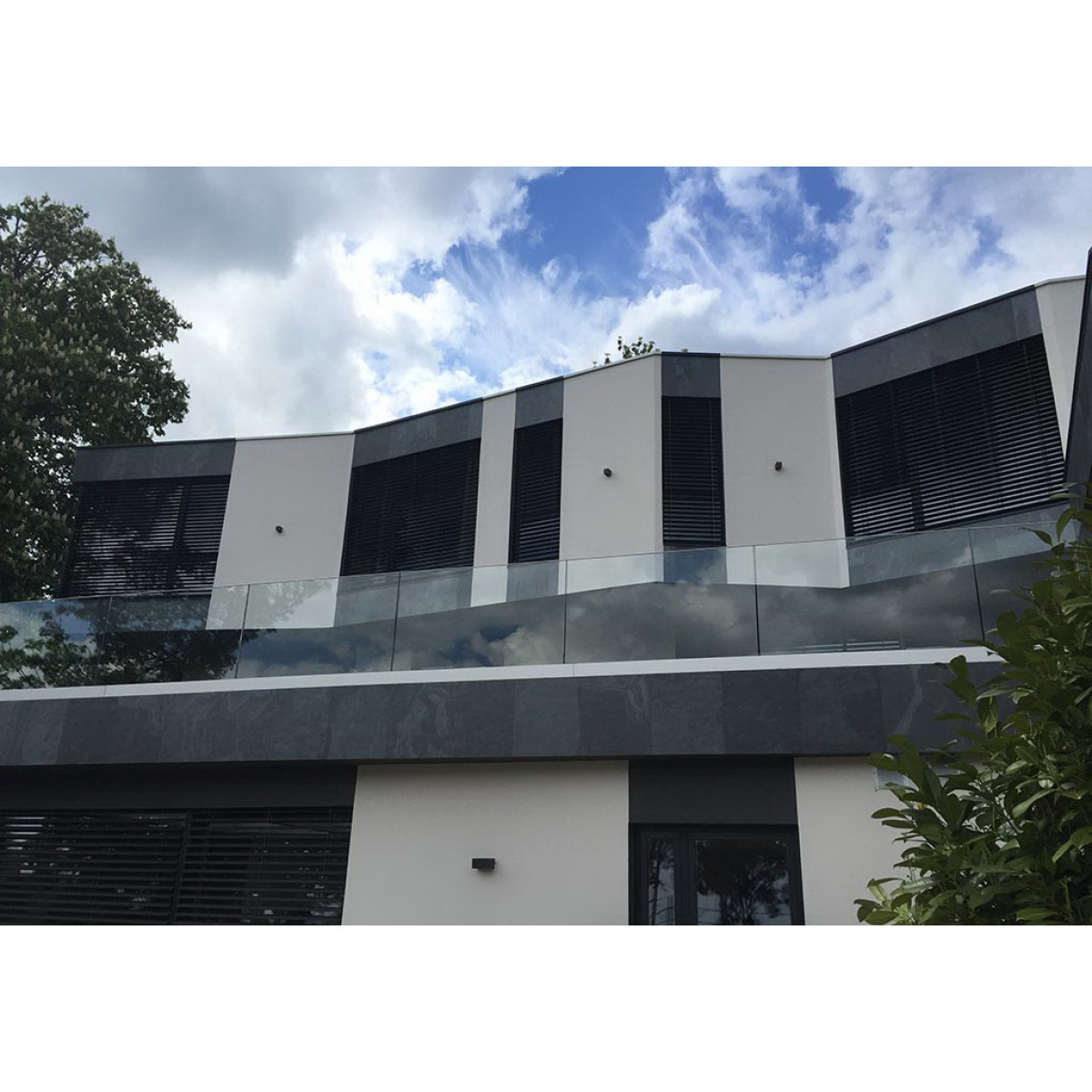 Натуральний гнучкий камінь для інтер'єру та фасадів EBONY VEIN