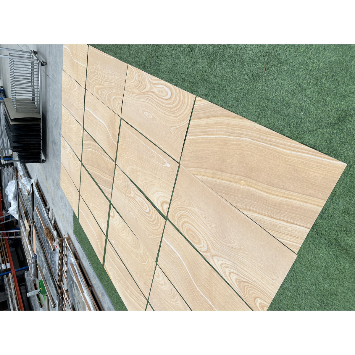 Натуральный гибкий камень для интерьера и фасадов AMBER VEIN