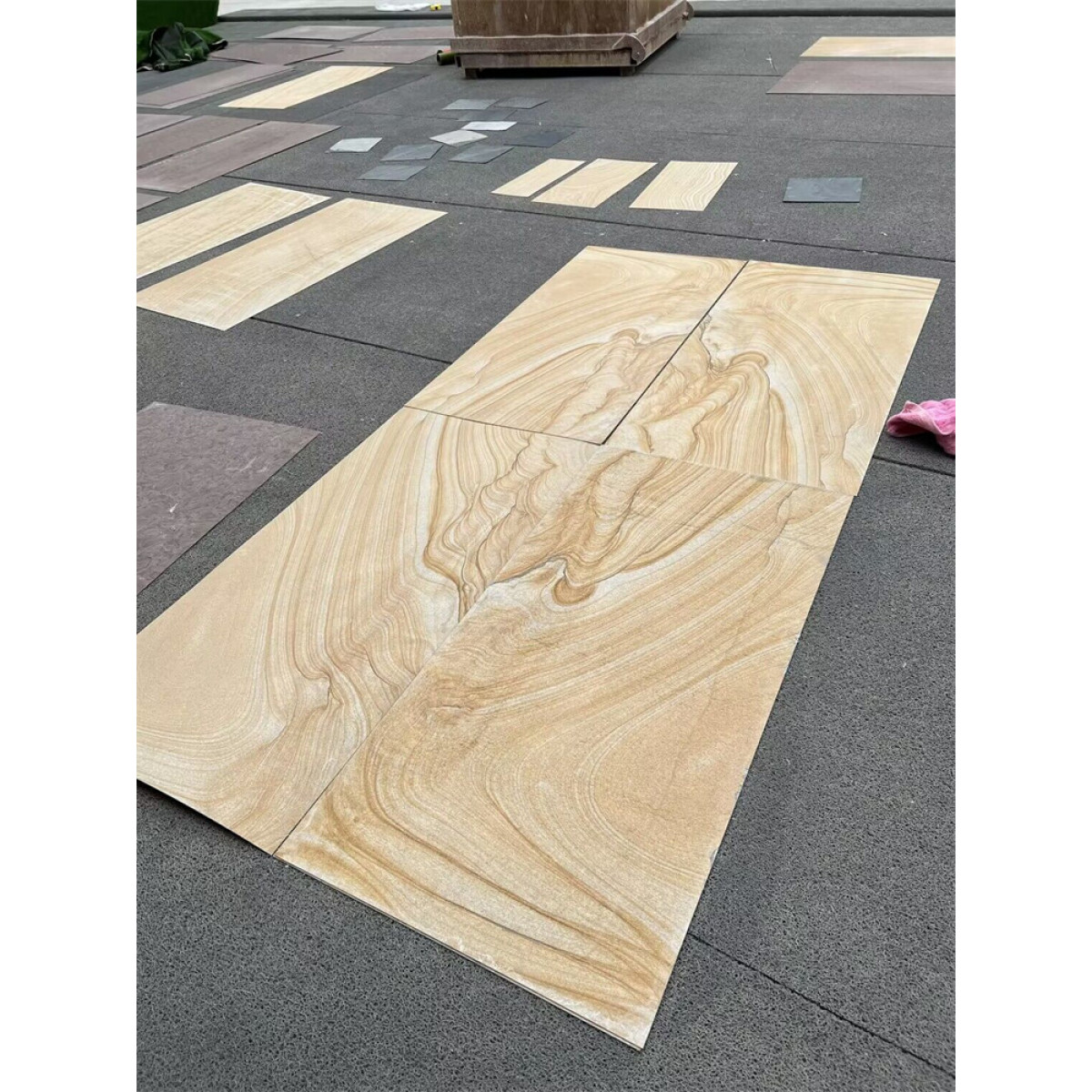 Натуральный гибкий камень для интерьера и фасадов AMBER VEIN