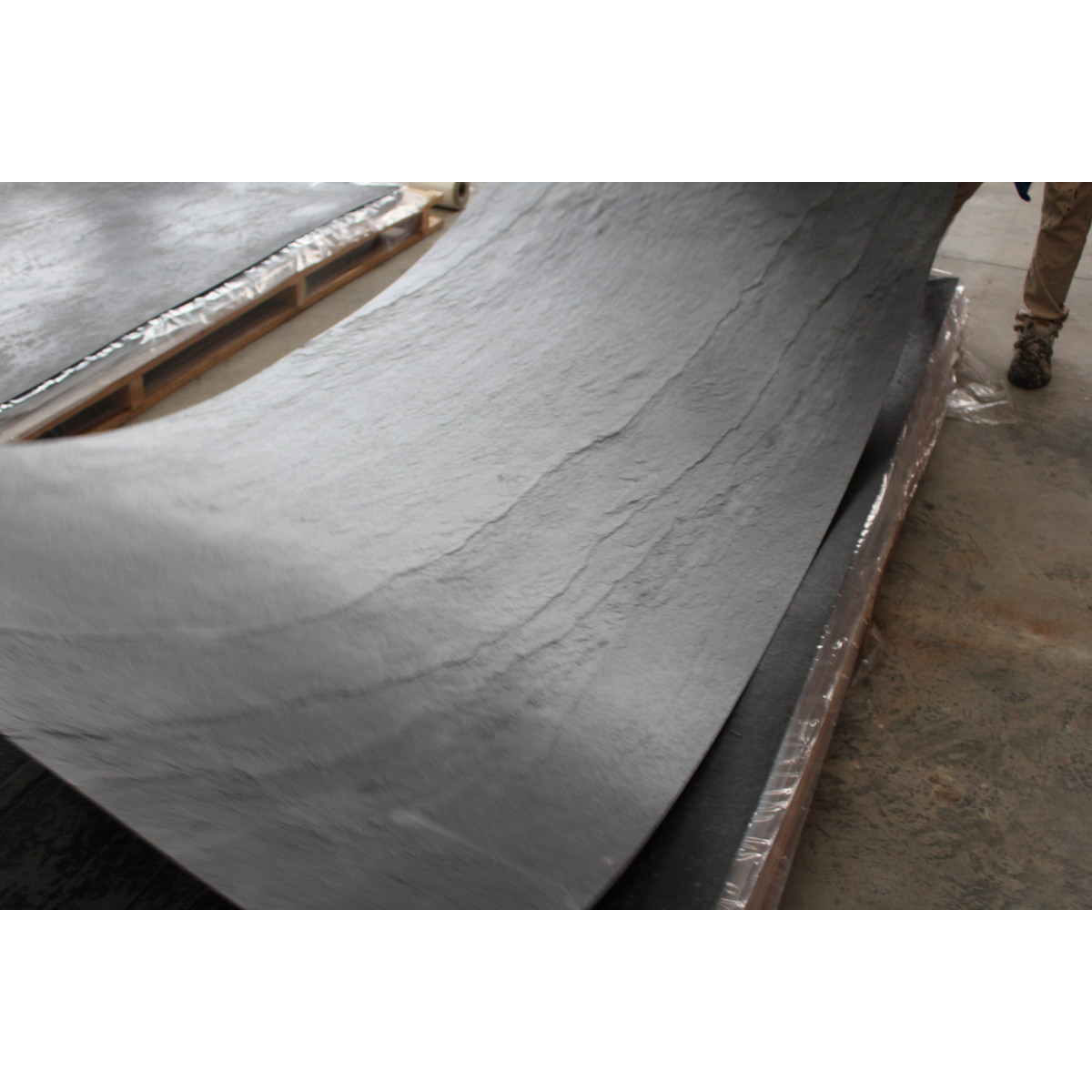 Натуральний гнучкий камінь для інтер'єру та фасадів BLACK ANTIC