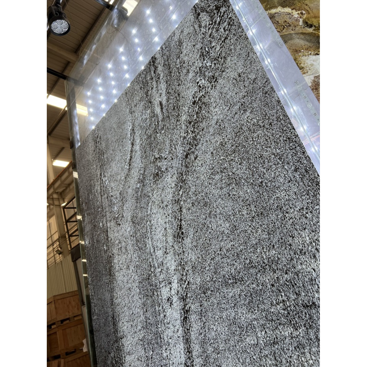 Натуральный гибкий камень для интерьера и фасадов BRIGHT BLACK MOON