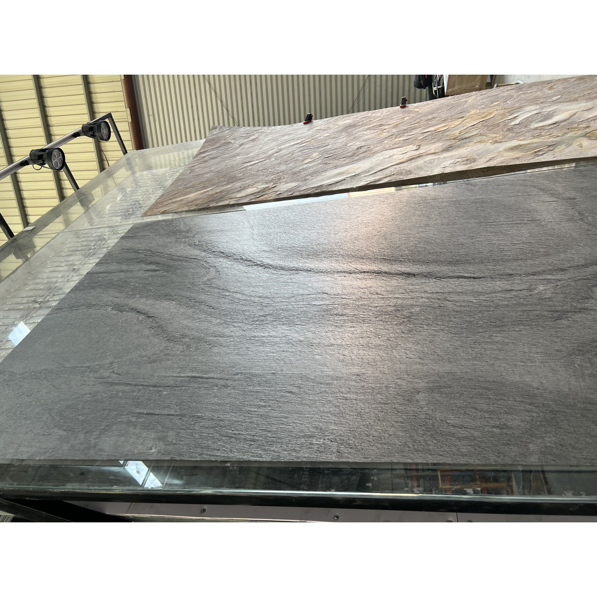 Натуральный гибкий камень для интерьера и фасадов BRIGHT BLACK MOON