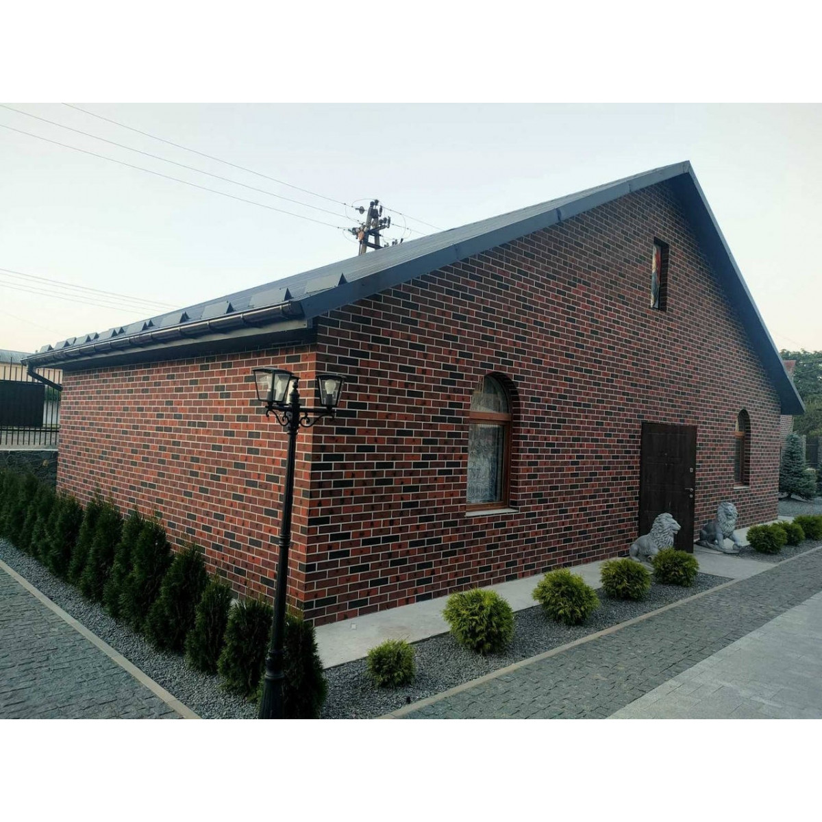 Гибкий кирпич ( гибкий клинкер) на сетке для фасада МК -04