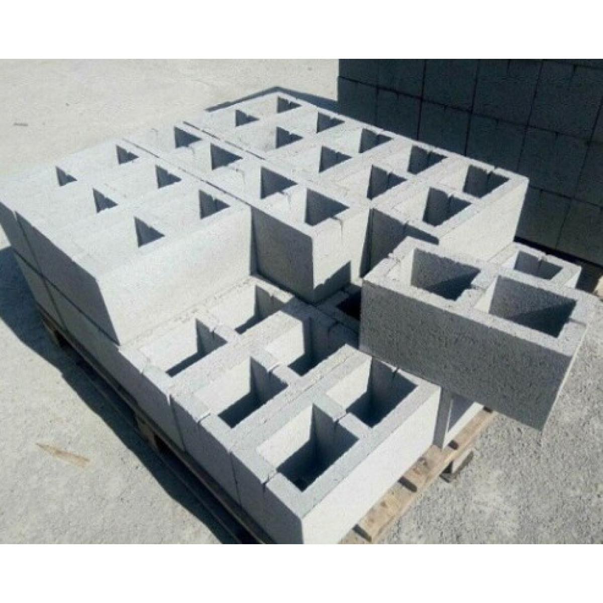 Блок бетонний стіновий наскрізний Bena 390х190х190 мм